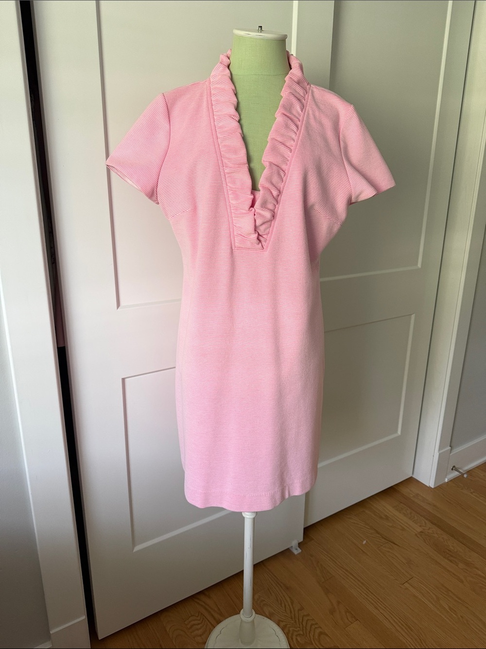 Lilly Pulitzer Light Pink Ruffle V-Neck Short Sleeve Shift Dress